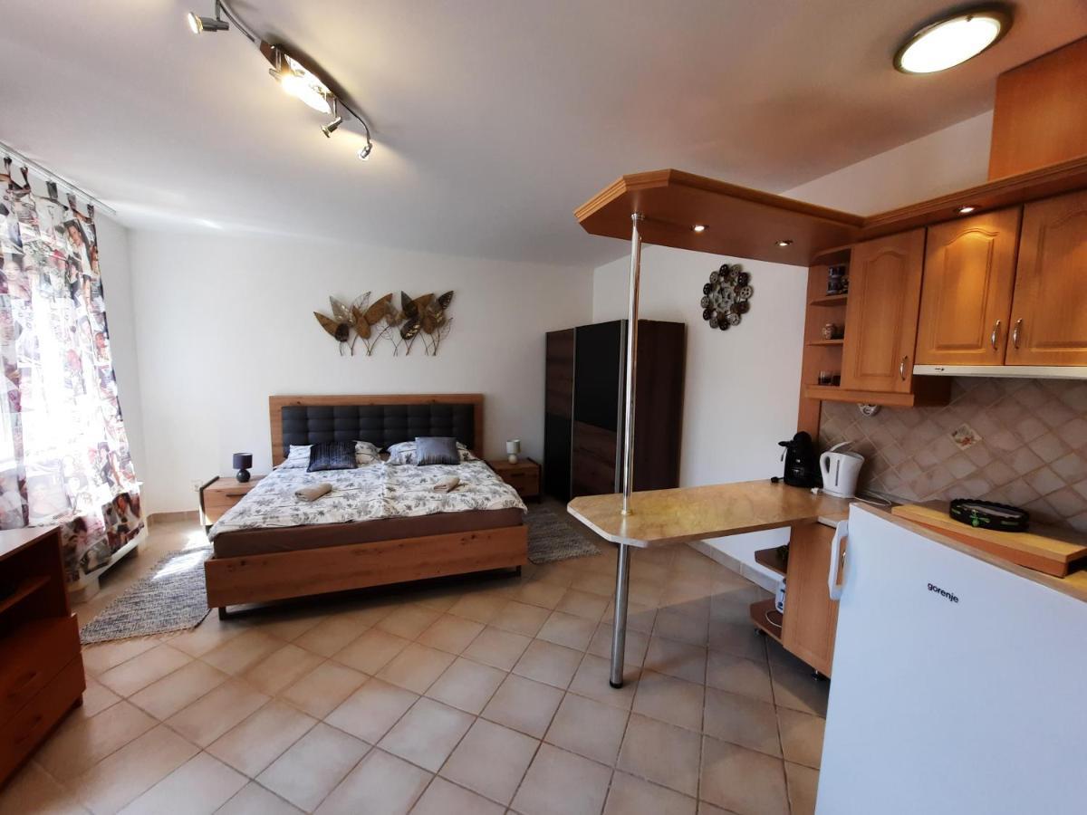Crazy Frog Gambrinusz Ii. Apartment Hajduszoboszlo Exterior photo